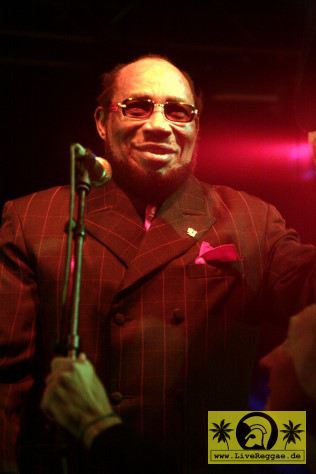 Derrick Morgan (Jam) with Soulfood International 14. Chiemsee Reggae Festival - Übersee - Tent Stage 24. August 2008 (4).jpg